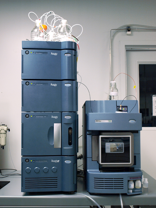 超高压力液体色谱质谱仪 — 双探测器